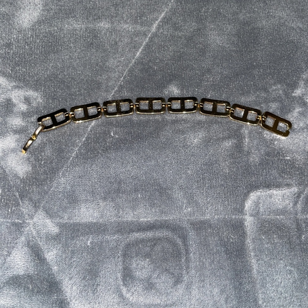 Preloved Christian Dior bracelet great condition size is 7.5” minor scratches. - Picture 8 of 10